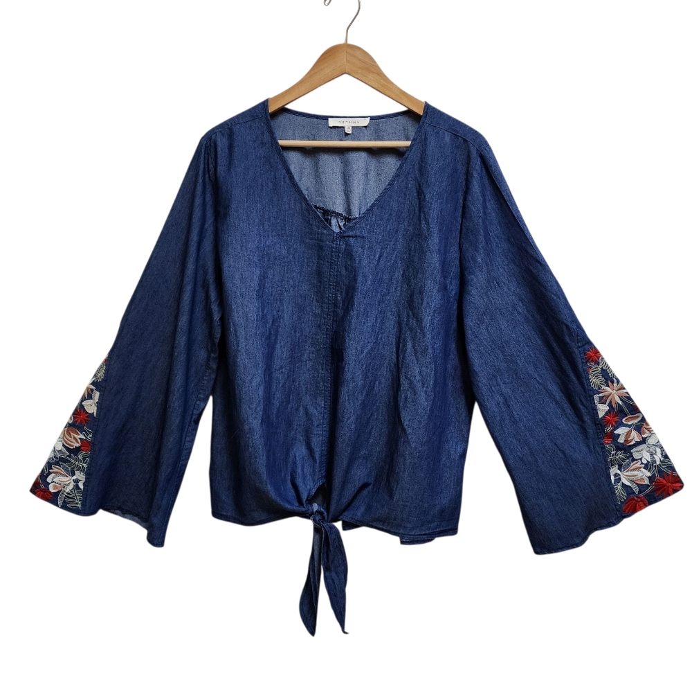 Rethm Top Womens 2XL Blue Chambray Embroidered Floral Bell Slv V Neck Tie Waist